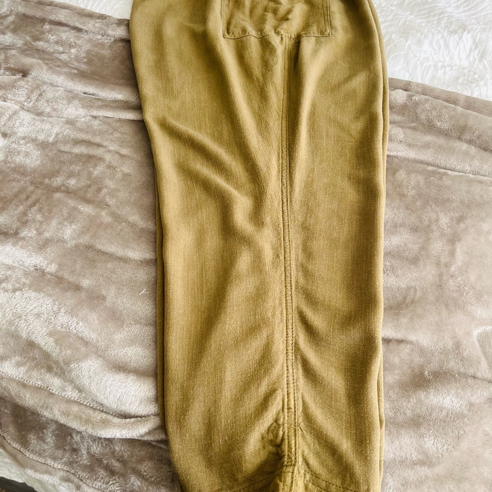 Wonderly plus size 2x Ankle Cropped Pants with Elastic Waist Khaki pea green